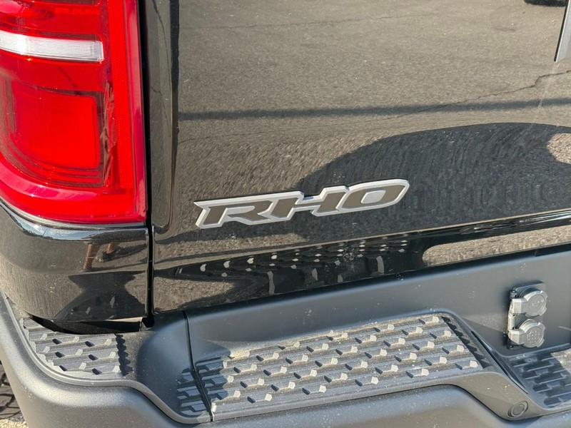 Ram 1500 Vehicle Full-screen Gallery Image 5