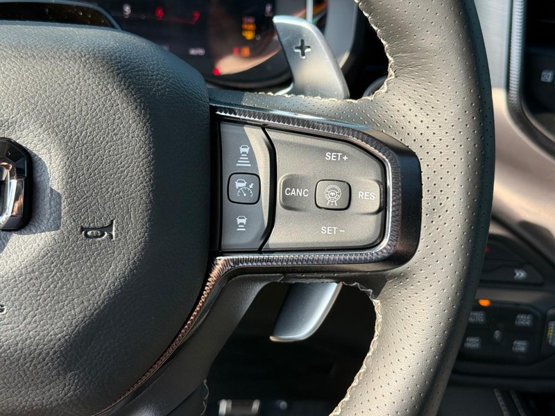 Ram 1500 Vehicle Full-screen Gallery Image 11
