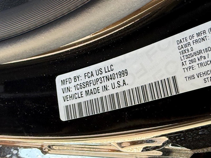 Ram 1500 Vehicle Full-screen Gallery Image 13