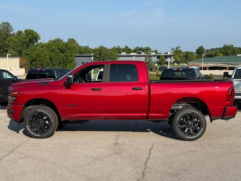 Ram 2500 Vehicle Full-screen Gallery Image 2