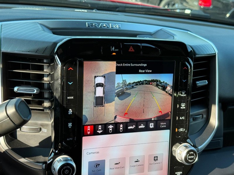 Ram 2500 Vehicle Full-screen Gallery Image 12