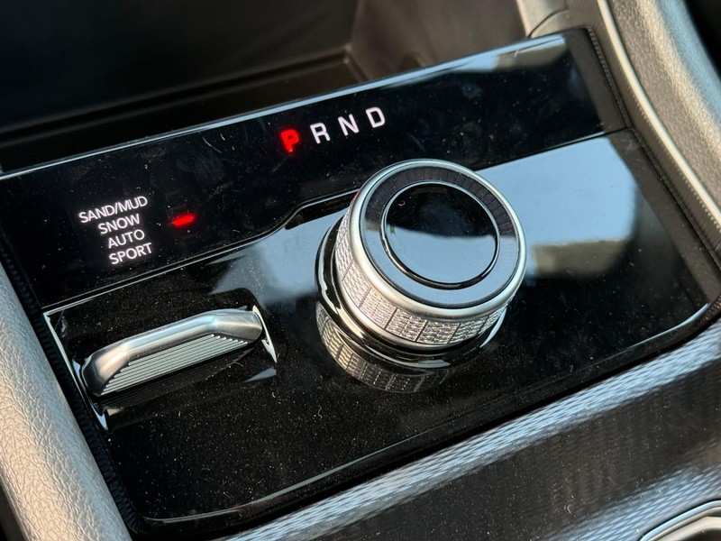 Jeep Grand Cherokee Vehicle Image 20