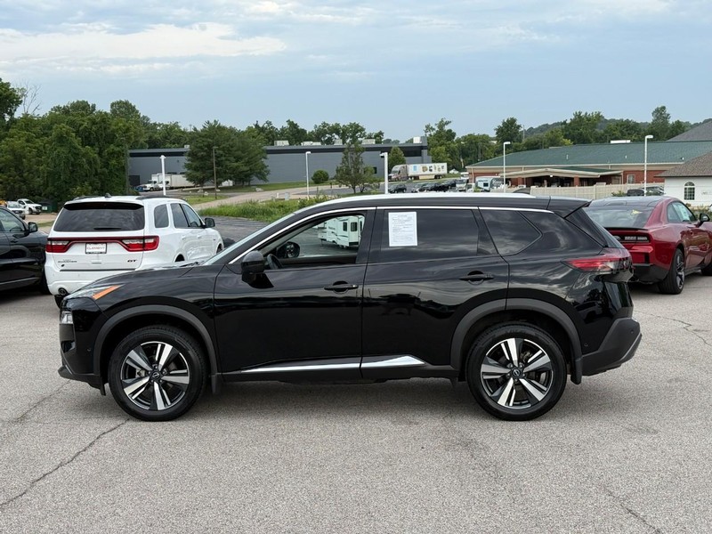 Nissan Rogue Vehicle Image 03