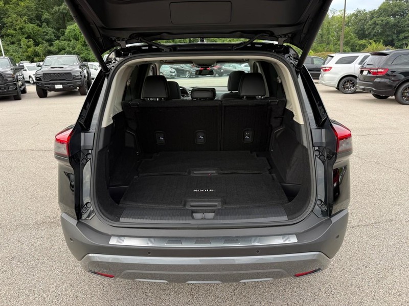 Nissan Rogue Vehicle Image 08