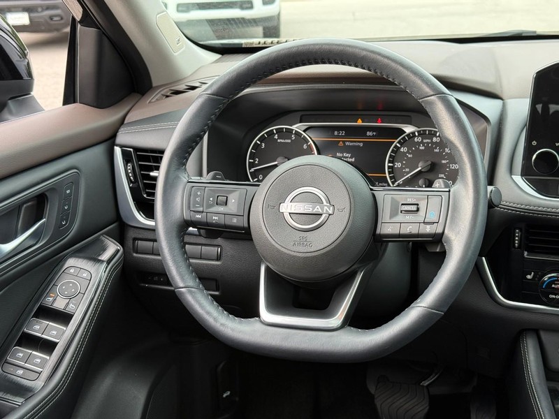 Nissan Rogue Vehicle Image 16