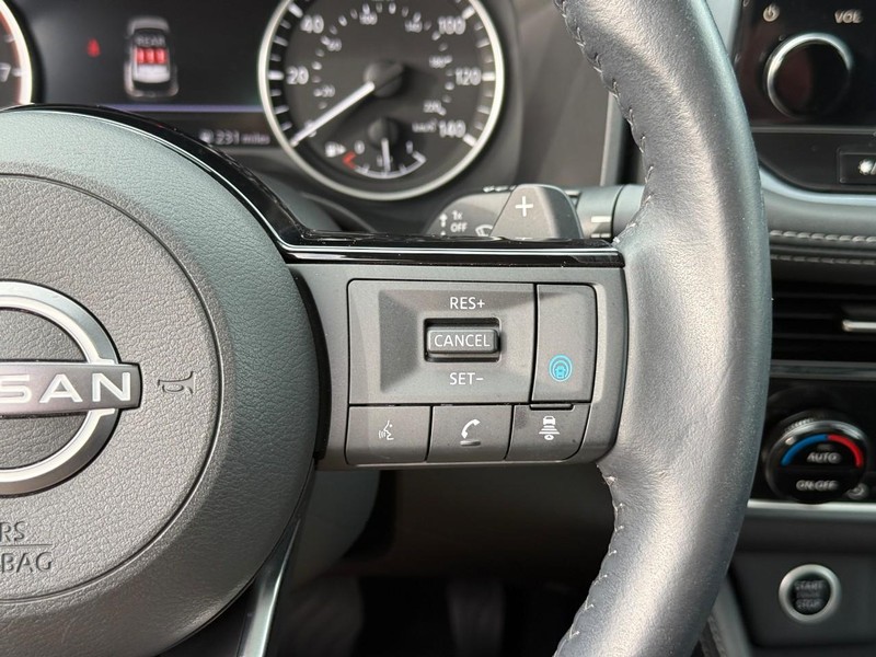 Nissan Rogue Vehicle Image 25