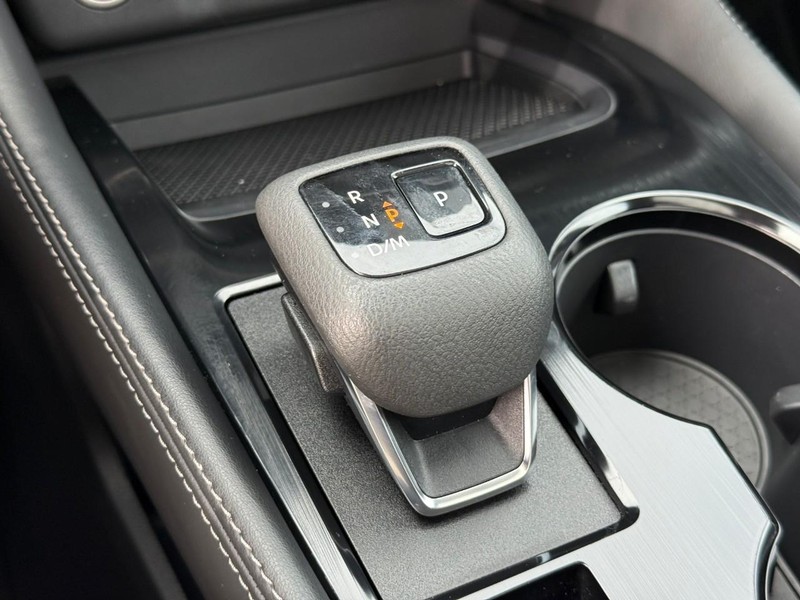 Nissan Rogue Vehicle Image 27