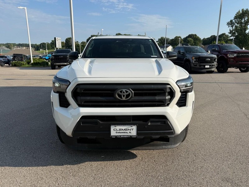 Toyota Tacoma 2WD Vehicle Image 11