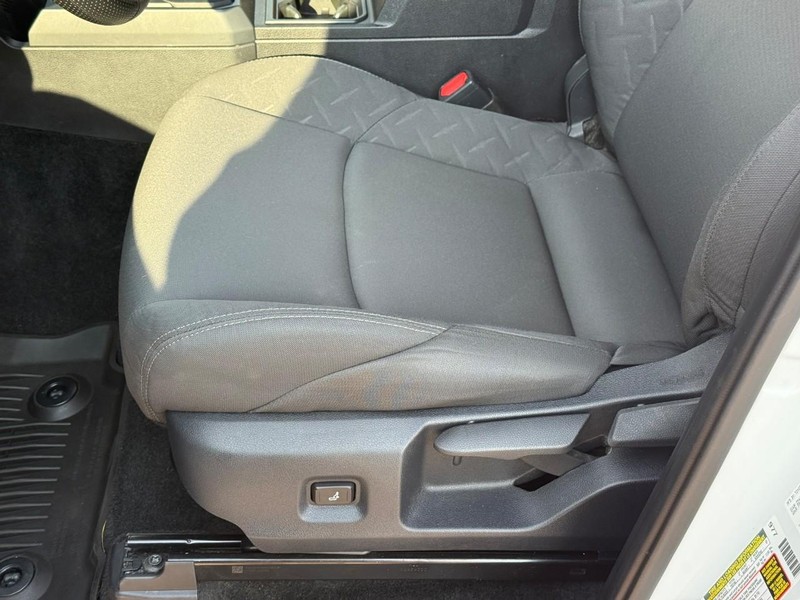 Toyota Tacoma 2WD Vehicle Image 15