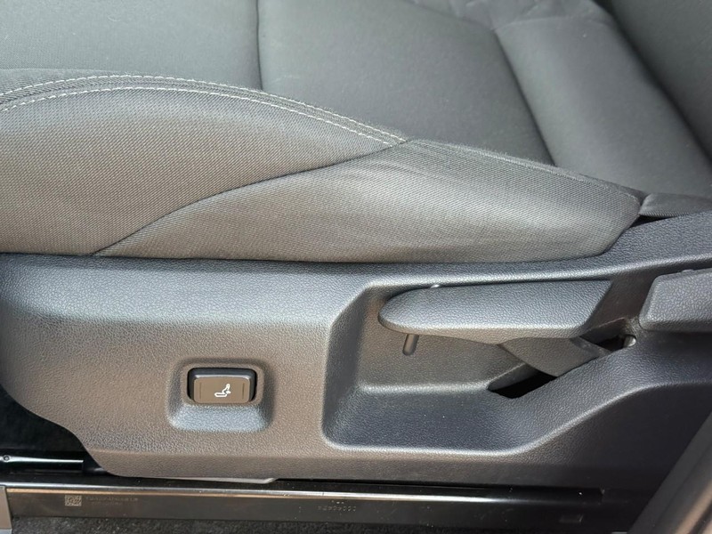 Toyota Tacoma 2WD Vehicle Image 16