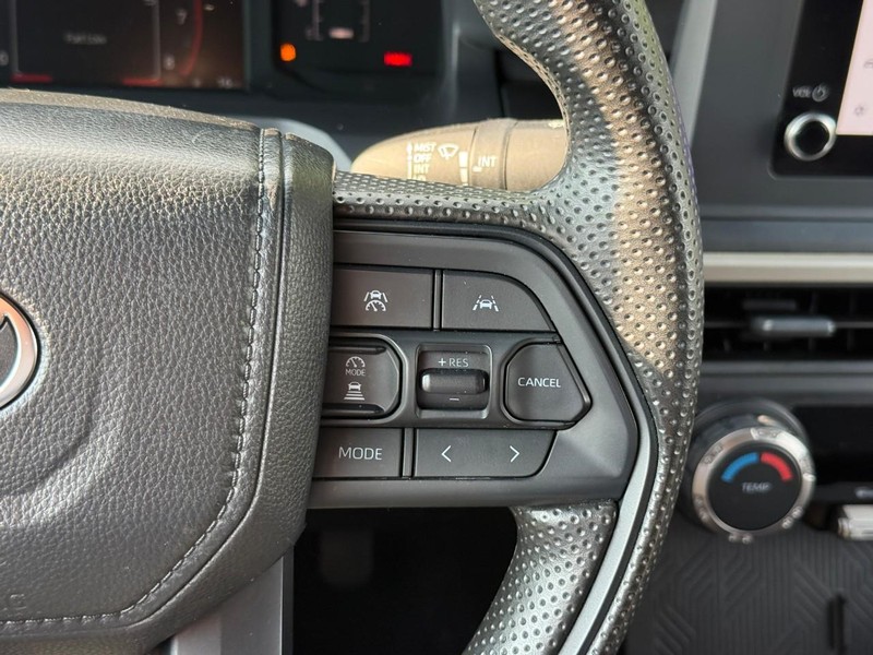 Toyota Tacoma 2WD Vehicle Image 18