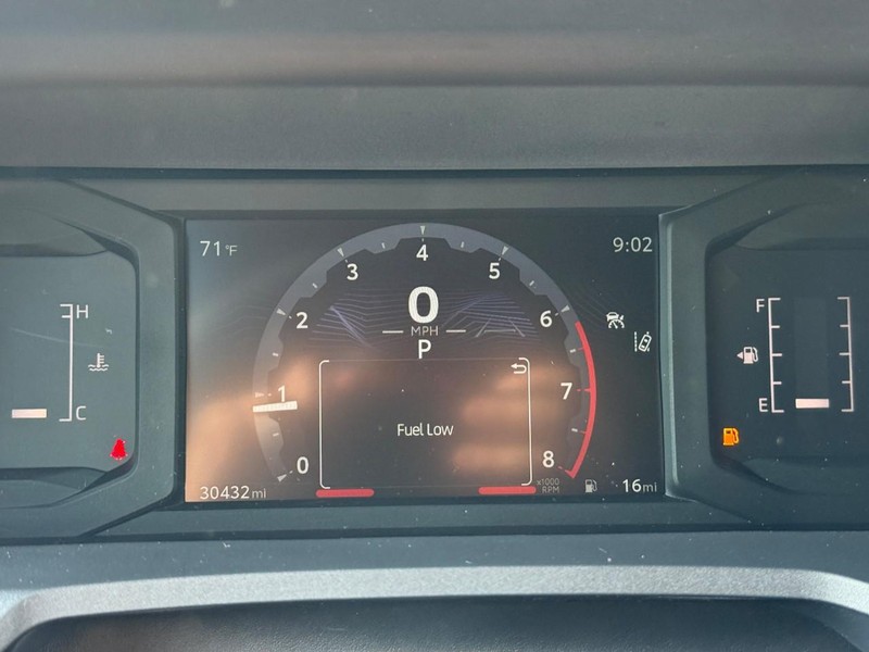 Toyota Tacoma 2WD Vehicle Image 19