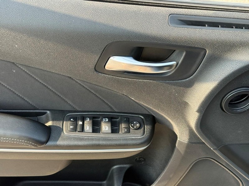 Dodge Charger Vehicle Image 18
