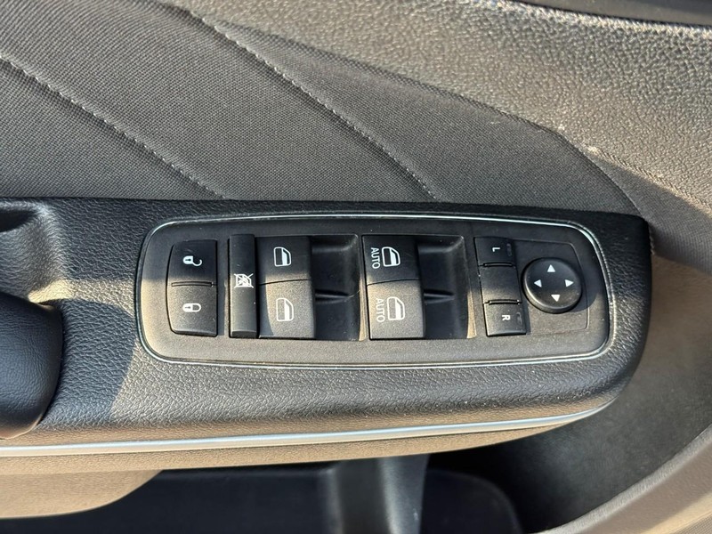 Dodge Charger Vehicle Image 19