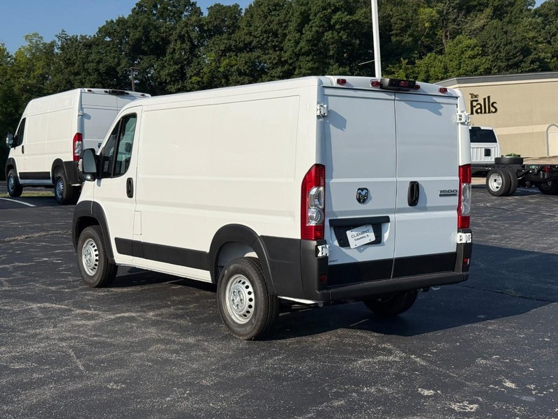 Ram ProMaster Cargo Van Vehicle Full-screen Gallery Image 3