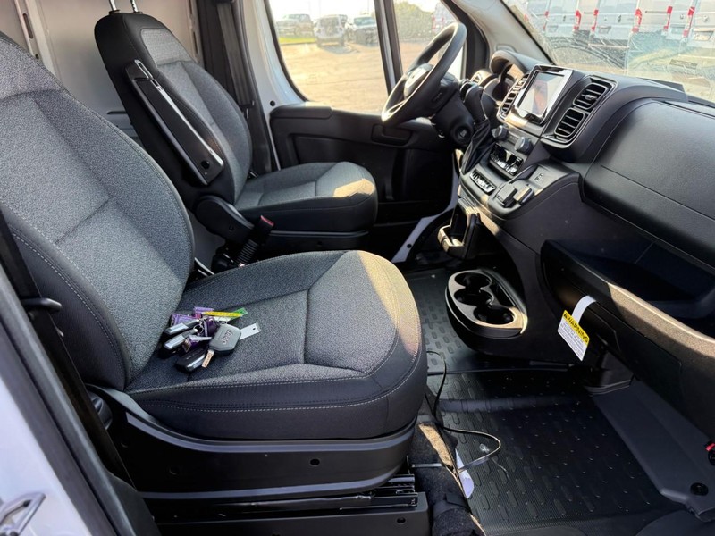 Ram ProMaster Cargo Van Vehicle Full-screen Gallery Image 6