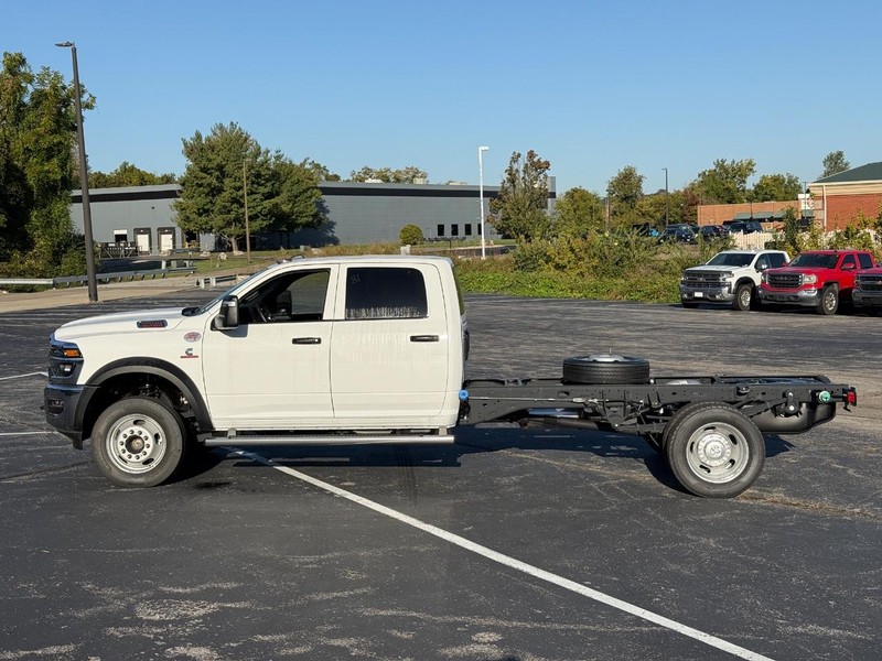 Ram 5500 Chassis Cab Vehicle Image 03