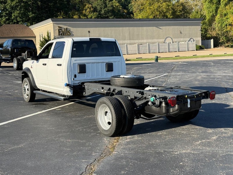 Ram 5500 Chassis Cab Vehicle Image 04
