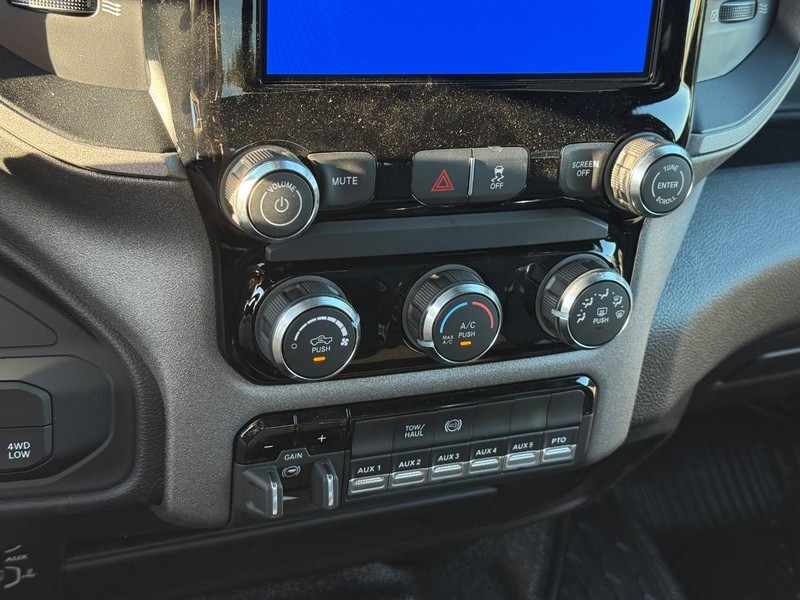 Ram 5500 Chassis Cab Vehicle Image 14