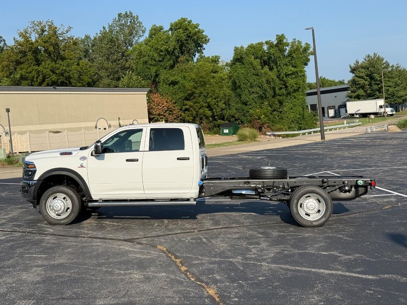 Ram 5500 Chassis Cab Vehicle Image 03