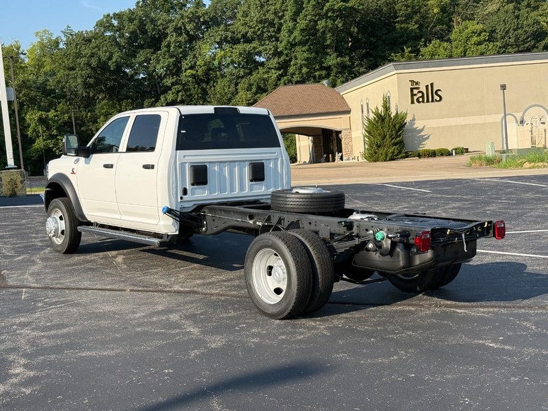 Ram 5500 Chassis Cab Vehicle Image 04