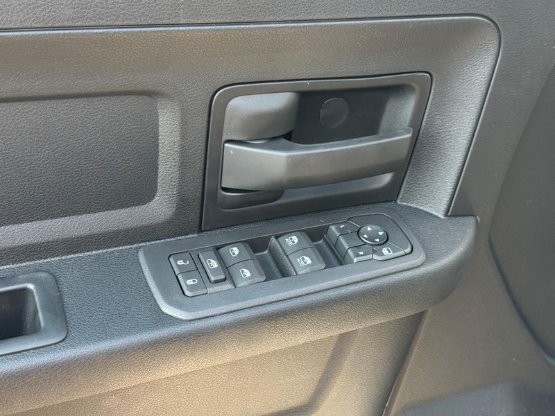 Ram 5500 Chassis Cab Vehicle Image 13