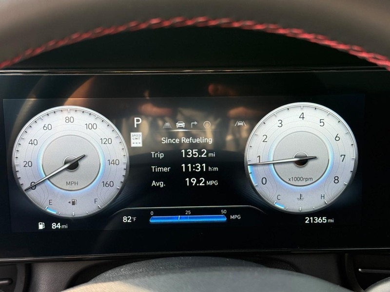 Hyundai Elantra Vehicle Image 23