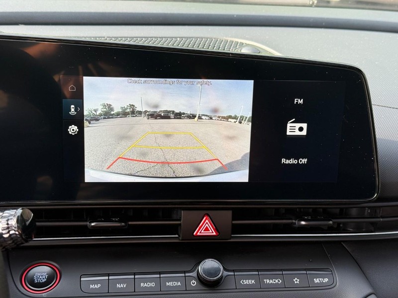 Hyundai Elantra Vehicle Image 26