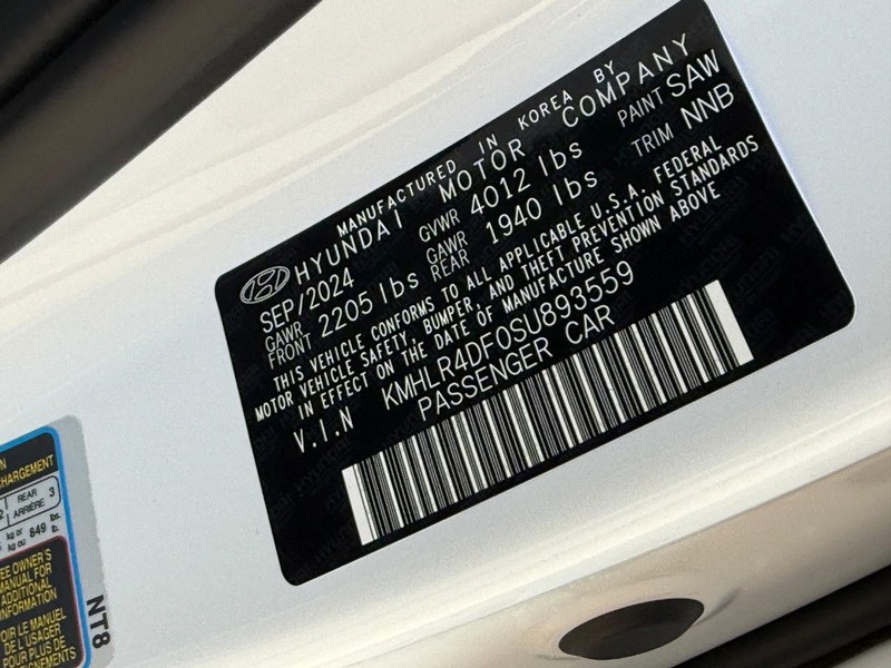 Hyundai Elantra Vehicle Image 27