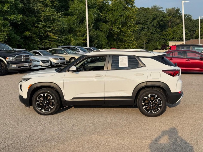 Chevrolet TrailBlazer Vehicle Image 03