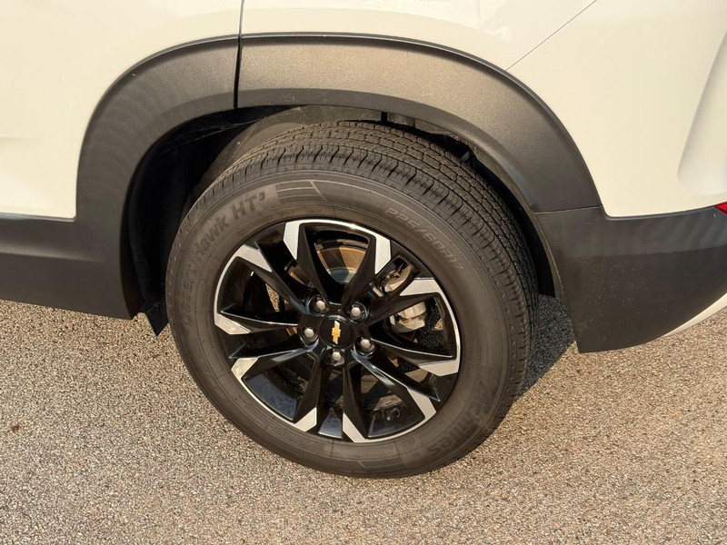 Chevrolet TrailBlazer Vehicle Image 05