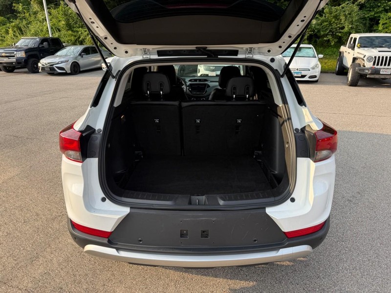 Chevrolet TrailBlazer Vehicle Image 08
