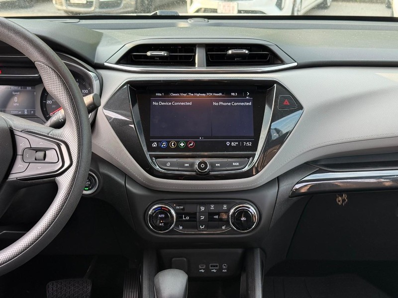 Chevrolet TrailBlazer Vehicle Image 17