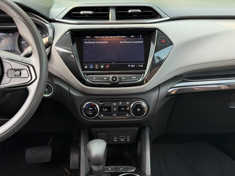 Chevrolet TrailBlazer Vehicle Image 18