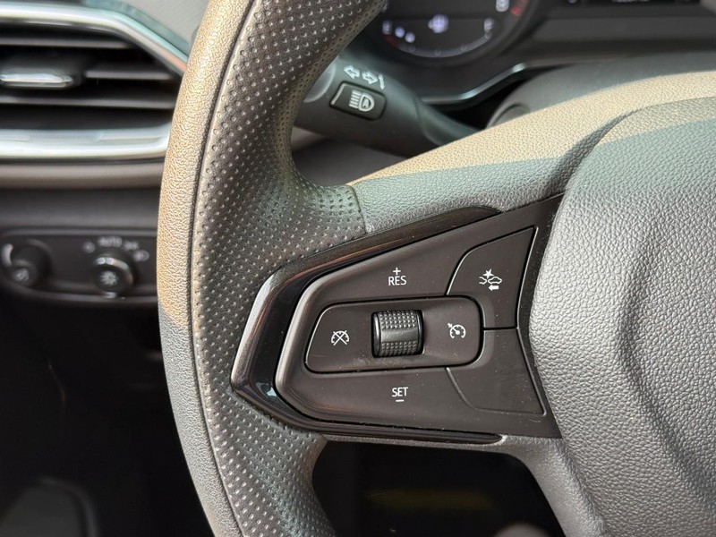 Chevrolet TrailBlazer Vehicle Image 23