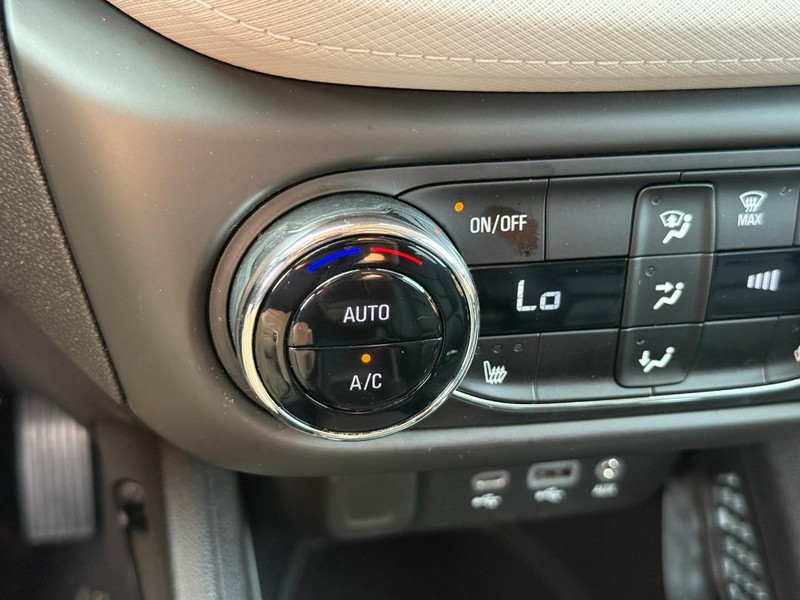 Chevrolet TrailBlazer Vehicle Image 26