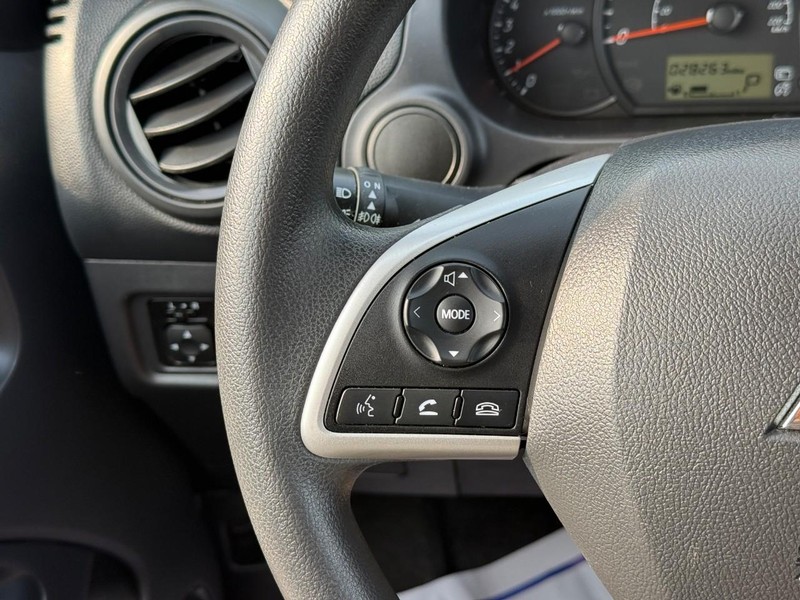Mitsubishi Mirage Vehicle Full-screen Gallery Image 11