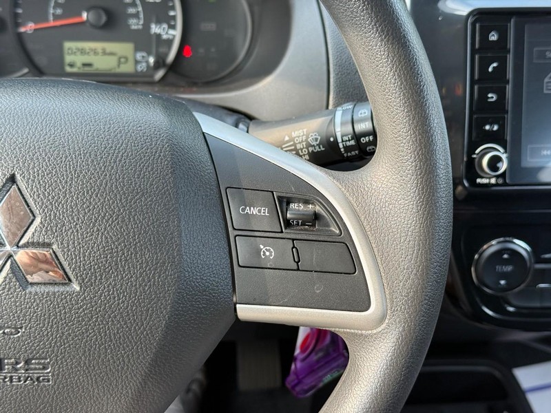 Mitsubishi Mirage Vehicle Full-screen Gallery Image 12