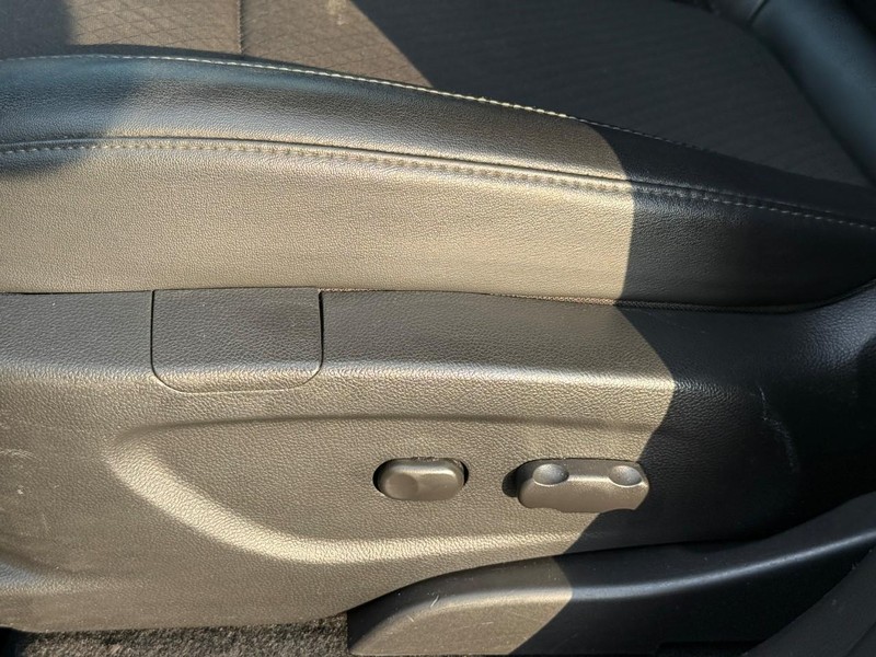 Buick Encore Vehicle Image 21