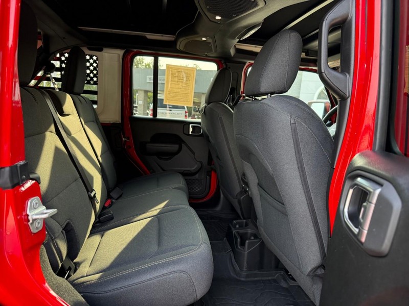 Jeep Wrangler Vehicle Image 13