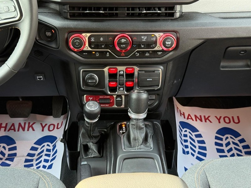 Jeep Wrangler Vehicle Image 17