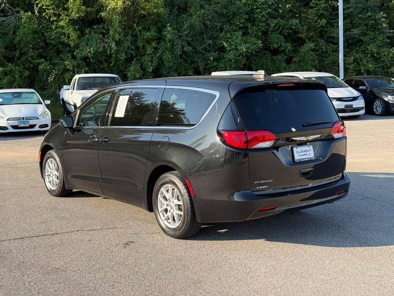 Chrysler Voyager Vehicle Image 04