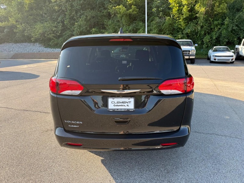 Chrysler Voyager Vehicle Image 08