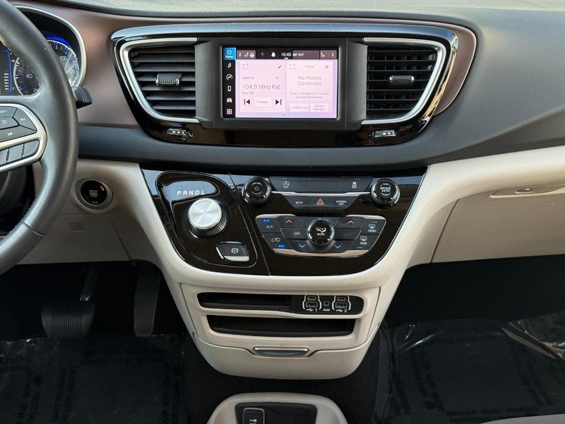 Chrysler Voyager Vehicle Image 18
