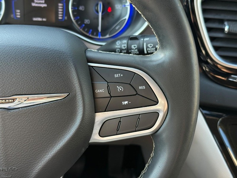 Chrysler Voyager Vehicle Image 23
