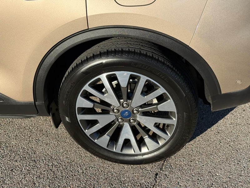 Ford Escape Vehicle Image 05