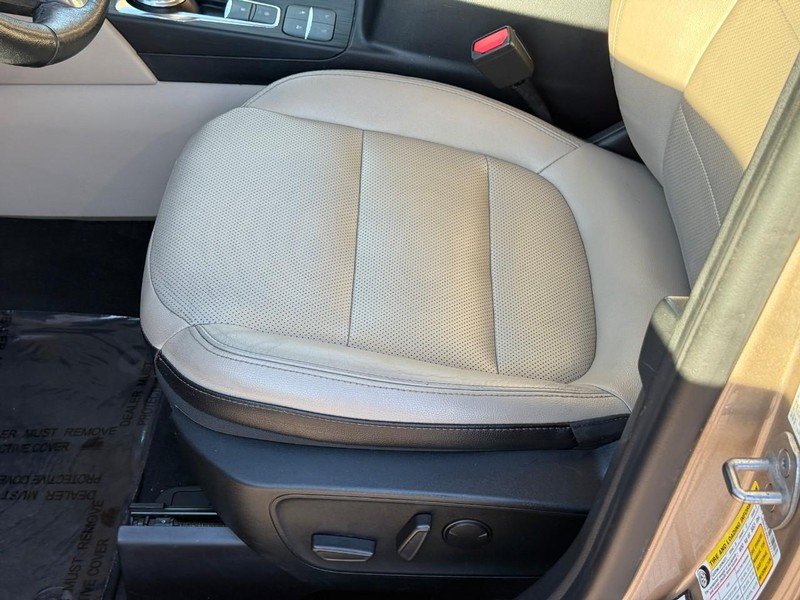 Ford Escape Vehicle Image 22