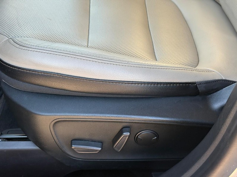 Ford Escape Vehicle Image 23
