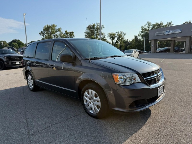 Dodge Grand Caravan Vehicle Image 09