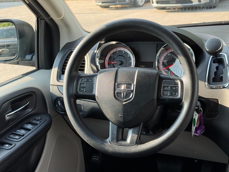 Dodge Grand Caravan Vehicle Image 15
